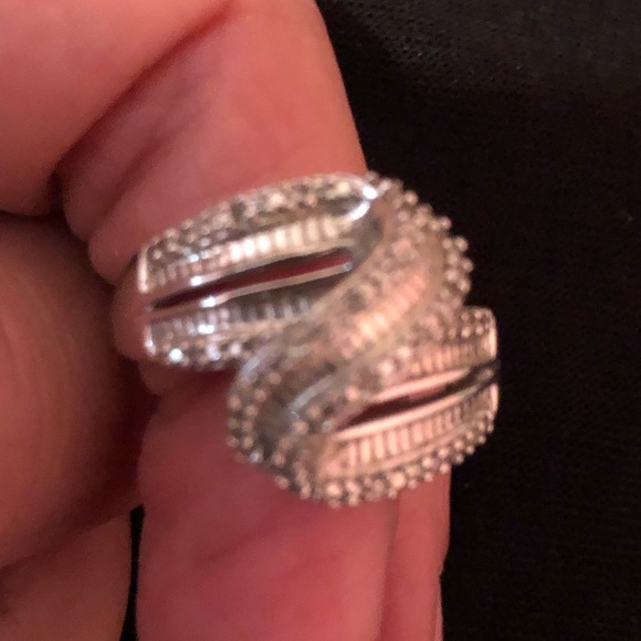 Sophisticated Silver Split Band Earrings - Picture 4 of 10